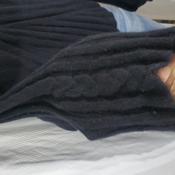 Aqua Women’s Gray 100% Cashmere Sweater Bell Sleeves Size S - Picture 3 of 10